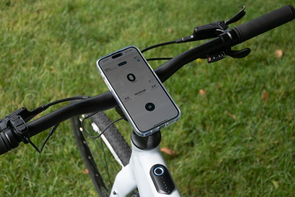 Velotric T1 ebike with phone mountain in center of handlebars