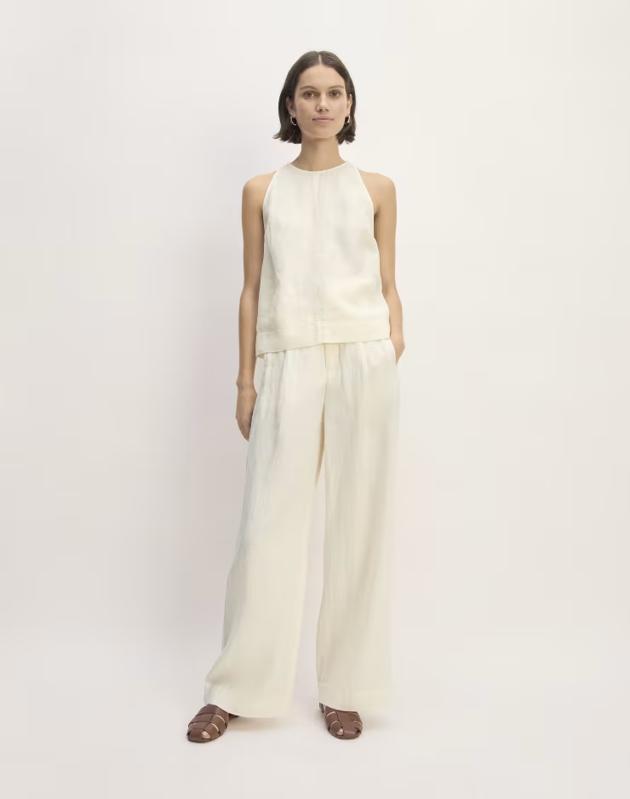 Everlane The Linen Way-High Drape Pant on a female figure