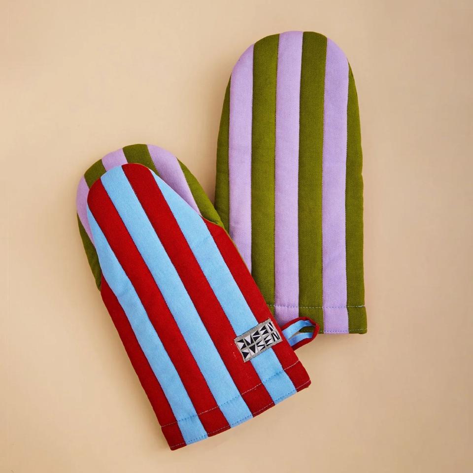 Dusen Dusen Eggplant Striped Oven Mitt