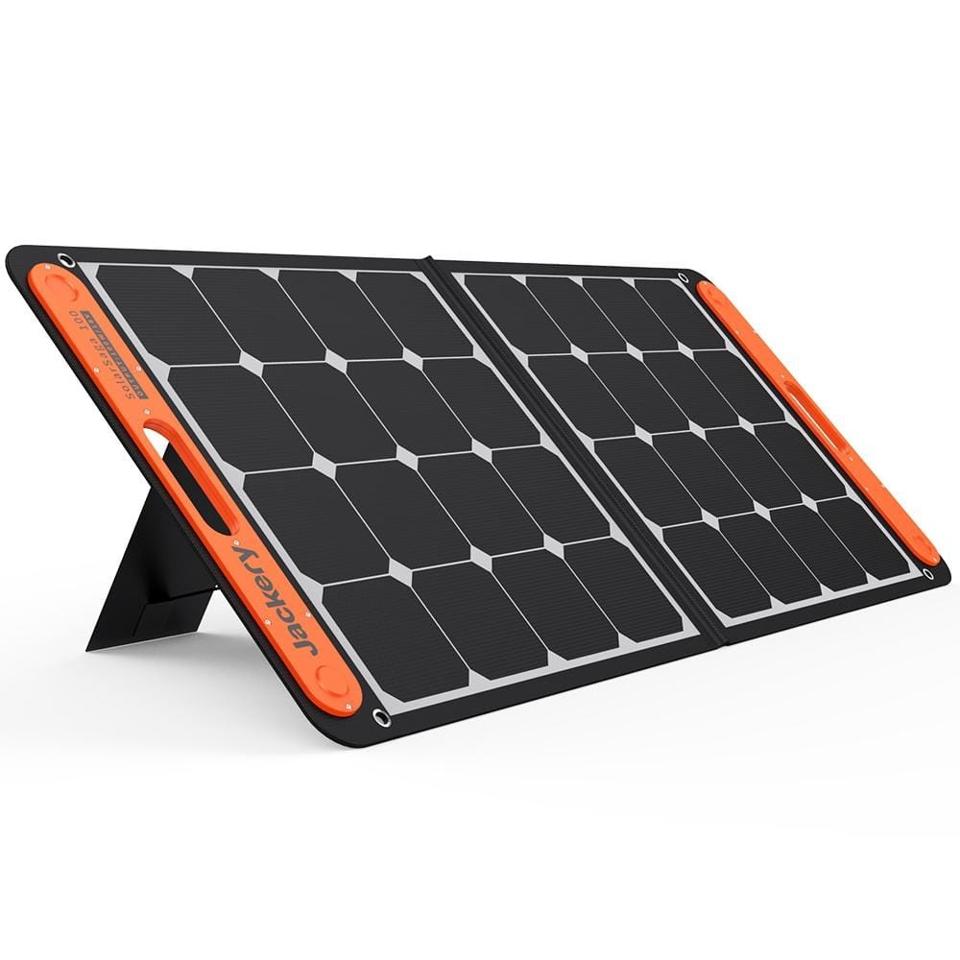 Best Solar Panels: Jackery SolarSaga 100-Watt Portable Solar Panel for Explorer 290/550/880/1000/1500 Power Station with built-in 2 USB Outputs HTO587DG-USA