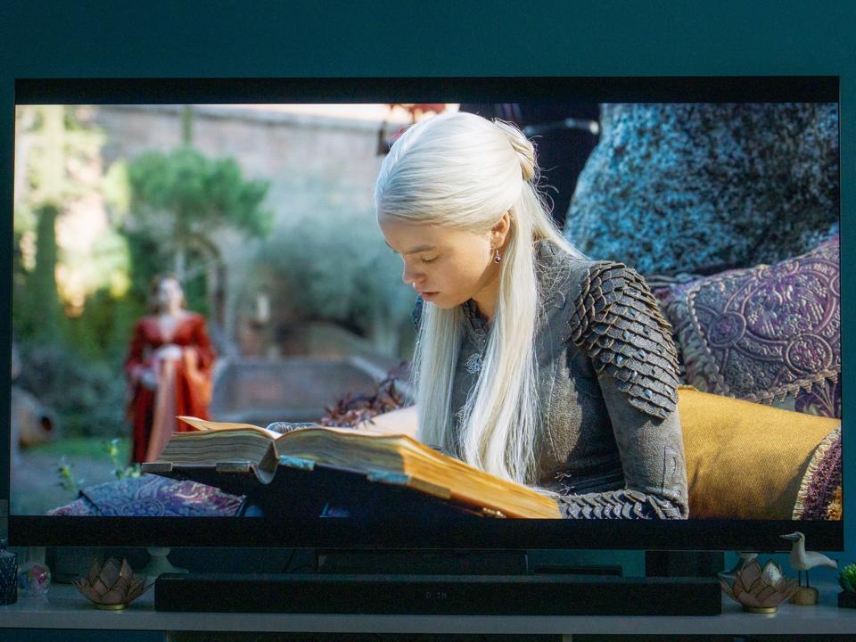 A still from the House of the Dragon on the Samsung Neo QLED QN900D 8K TV.