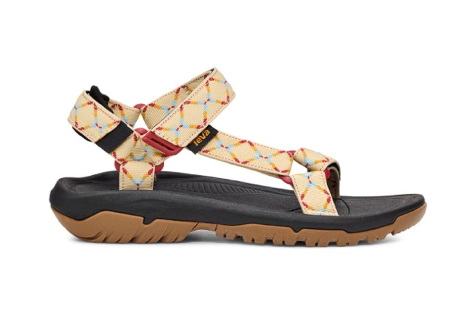 Product shot of a men's Teva Hurricane XLT2 Sandal in the Diamond Sea Mist pattern. 