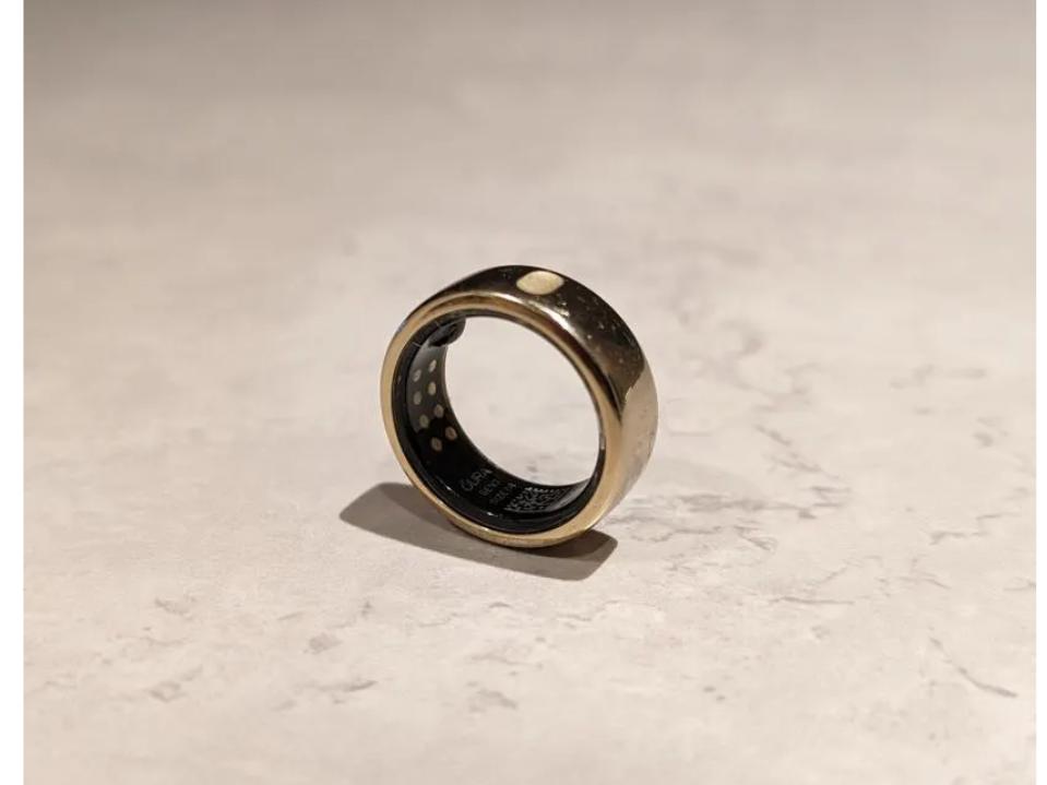 oura gen3 horizon gold on marble countertop