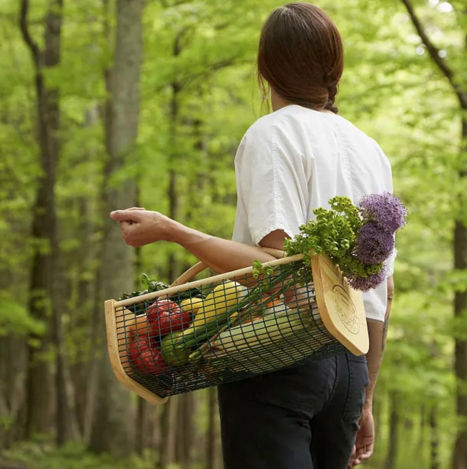 harvest basket - best garden gifts for mom