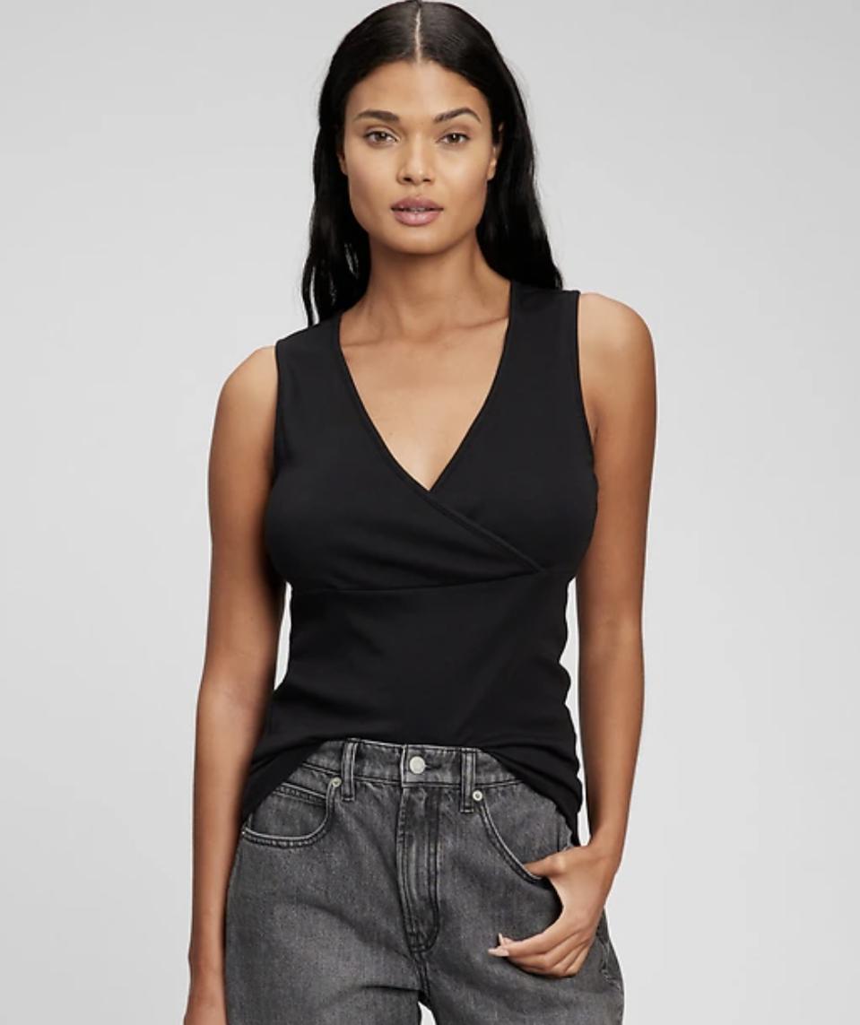 Gap Maternity V-Neck Nursing Tank Top in black