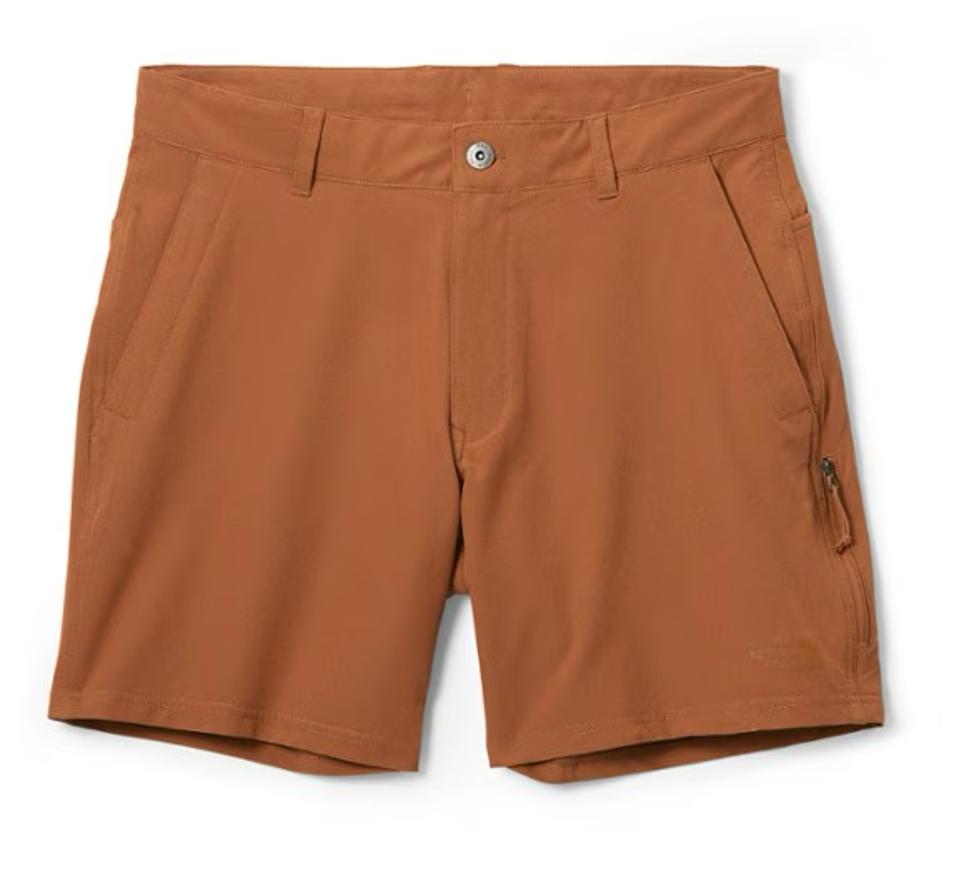 Product shot of the men's The North Face Rolling Sun Packable Shorts in stone brown.