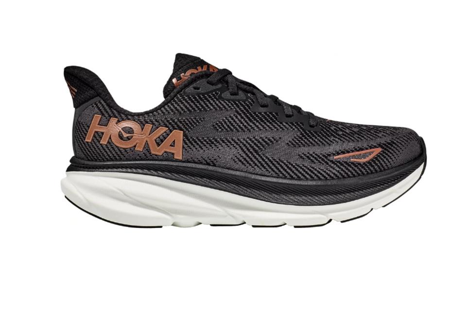 Hoka Clifton 9 Running Shoe in Shifting Sand/Eggshell