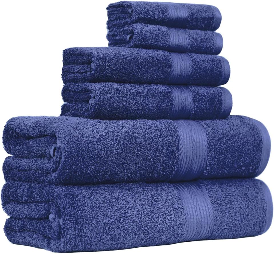 Best Towels on Amazon: Amazon Basics Cotton Bath Towels (Set of 4)