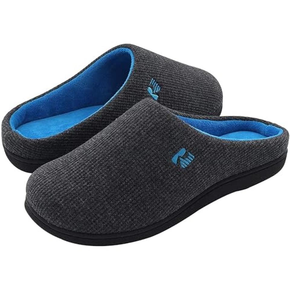 RockDove Original Two-Tone Memory Foam Slipper on white background