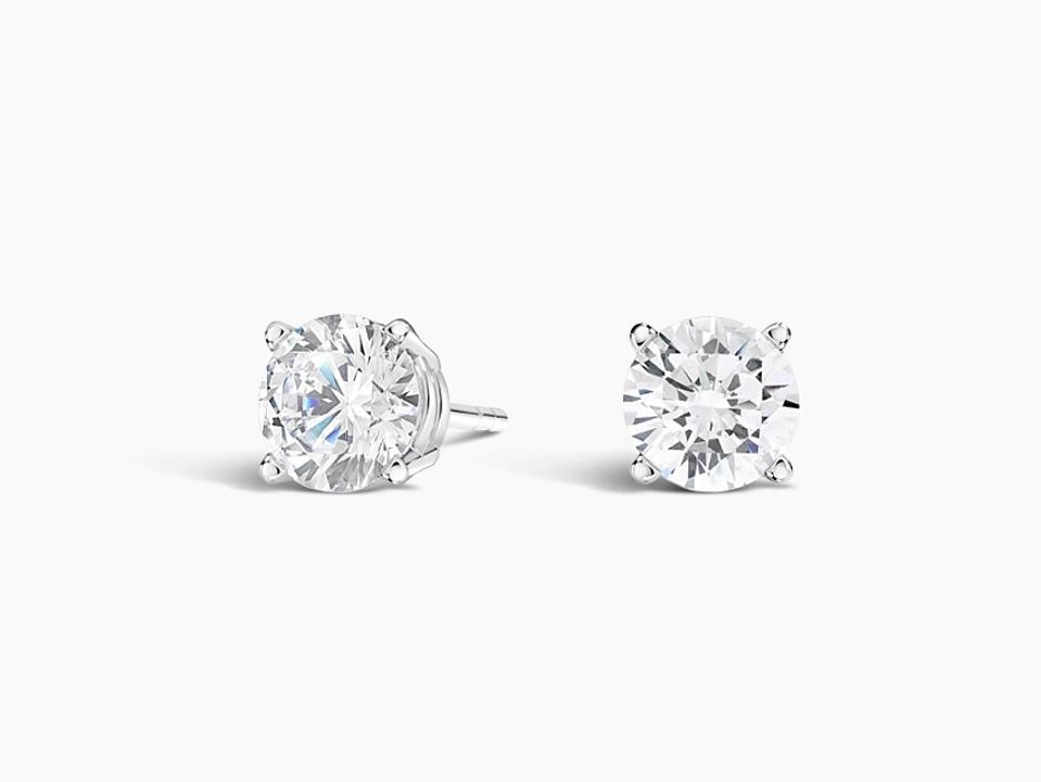 Round Diamond Stud Earrings