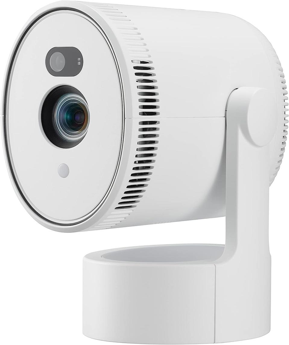 The LG Cinebeam PU700R on a white background