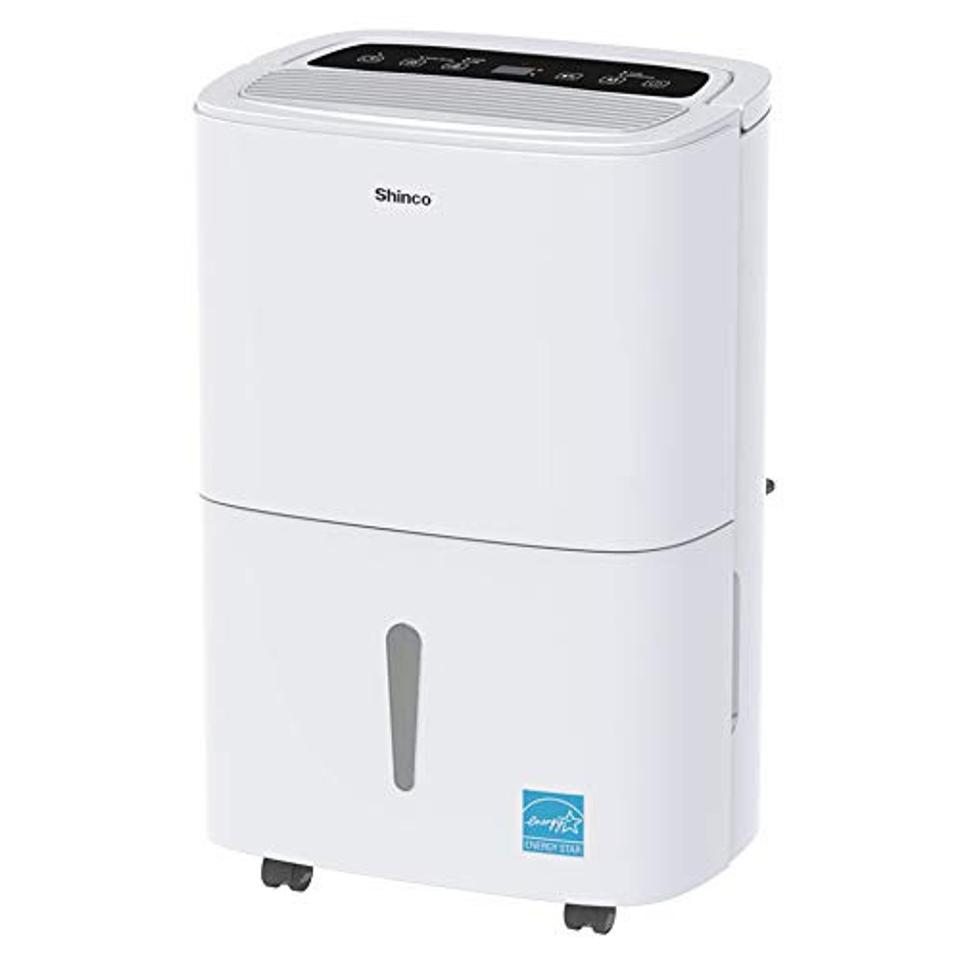 Shinco SDZ1-120P 120-pint Dehumidifier white black wheels white background