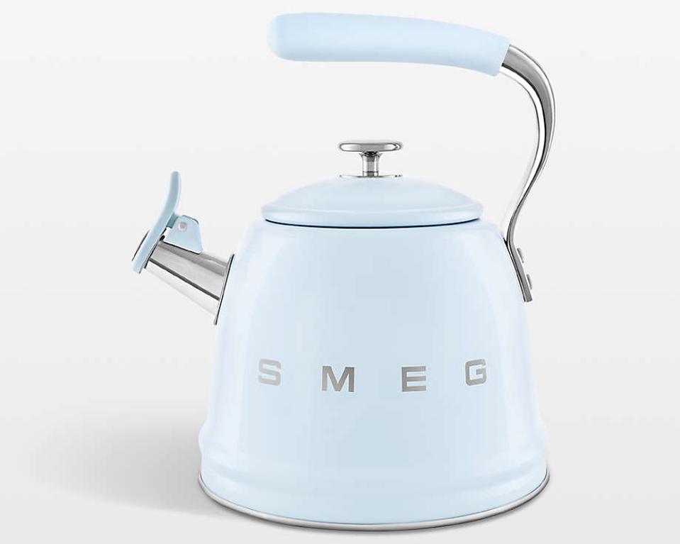 Smeg Whistling Tea Kettle in Pastel Blue.