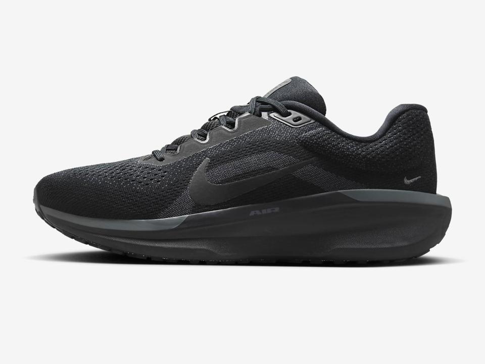 Nike Winflo 11 in black