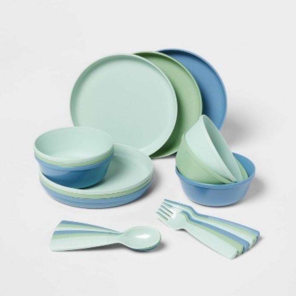 24pc Plastic Dinnerware Serving Set - Pillowfort™