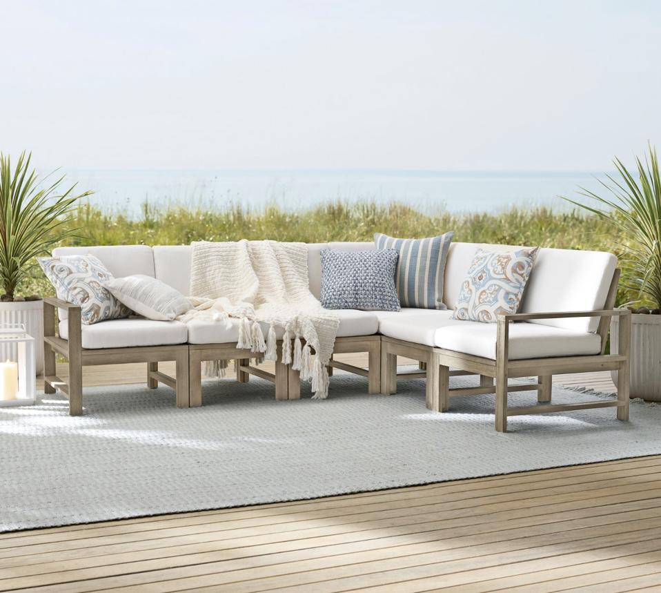 Lifestyle image of the Indio 6-Piece Sectional Set in an outdoor setting