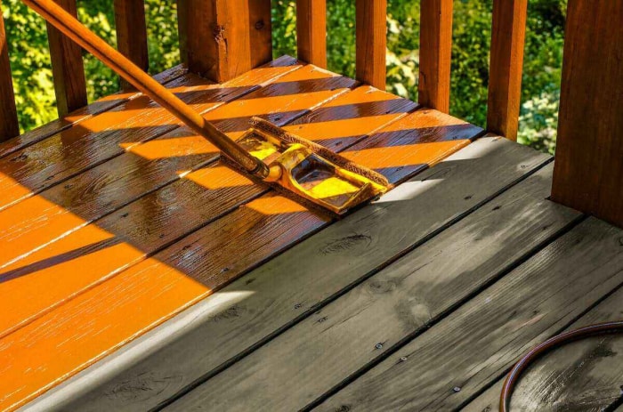 8 erreurs de teinture de terrasse que font la plupart des bricoleurs