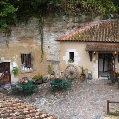 12 maisons de Hobbit qui vous donneront envie de déménager sous terre