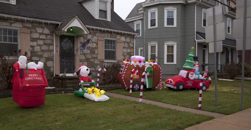 Structures gonflables de Noël dans le comté de Bucks, Pennsylvanie, États-Unis