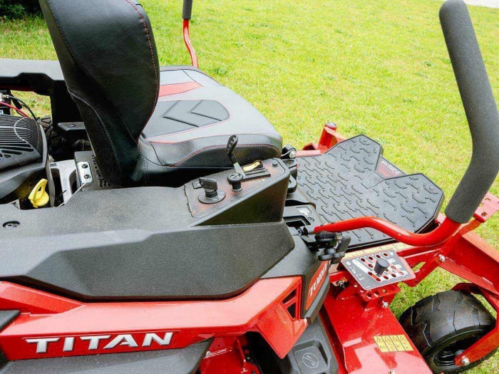 Test de la tondeuse à rayon de braquage nul Toro Titan MyRide de 60 pouces