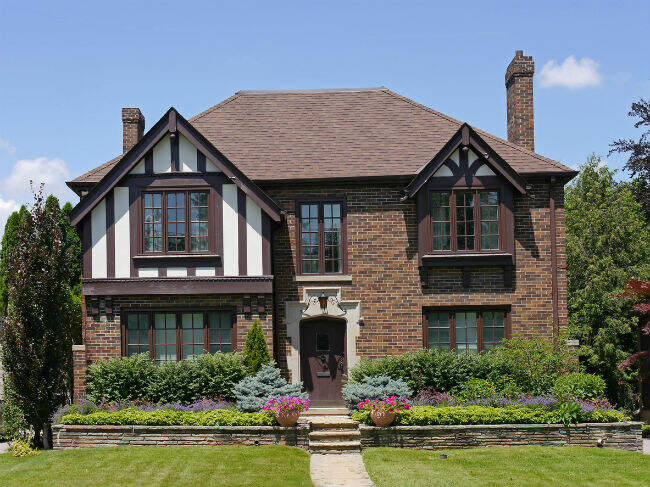 Maisons en briques de style Tudor