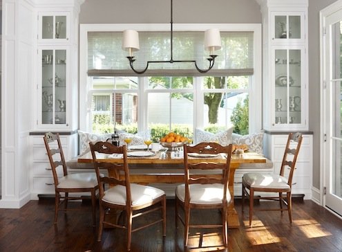 salle à manger avec banquette traditionnelle