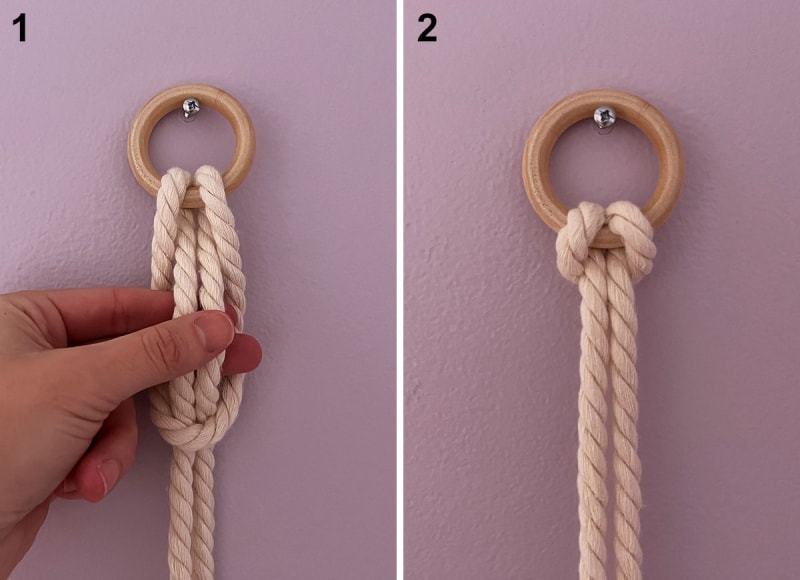 Mains montrant comment faire un nœud de tête d'alouette inversé avec un cordon de macramé.