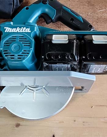 Test de la scie circulaire sans fil Makita