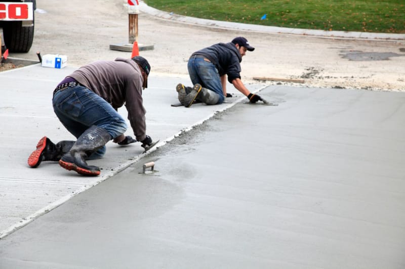 Coût d'une allée en asphalte par rapport à une allée en béton