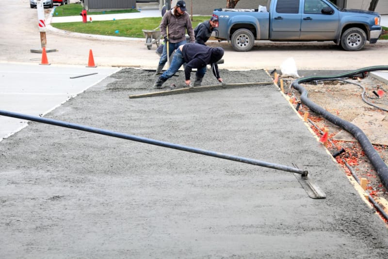 Coût d'une allée en asphalte par rapport à une allée en béton